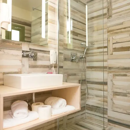 Finas 3* Pefki (Rhodes)