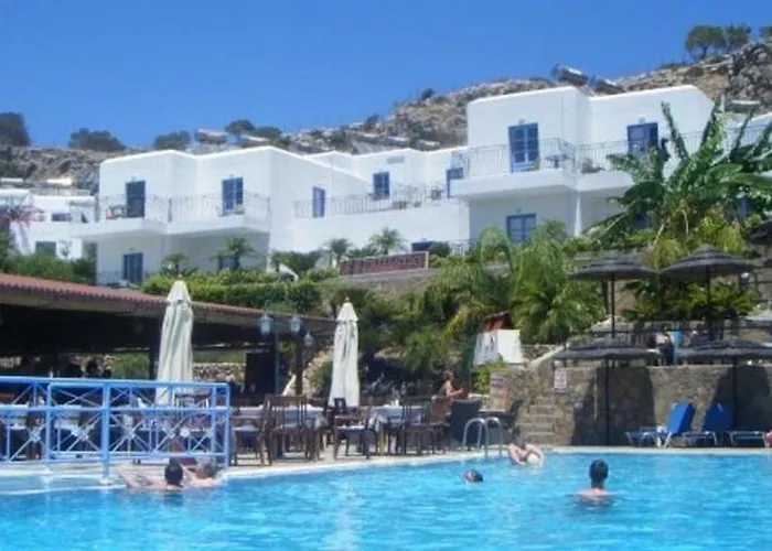 Finas 3* Pefki (Rhodes)